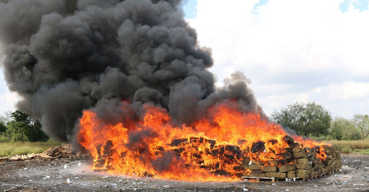 PGR incinera más de cinco toneladas de narcóticos en Baja California