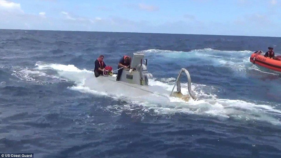 Guardia Costera encuentra 20 toneladas de cocaína en submarino mexicano - SUBMARINO-2