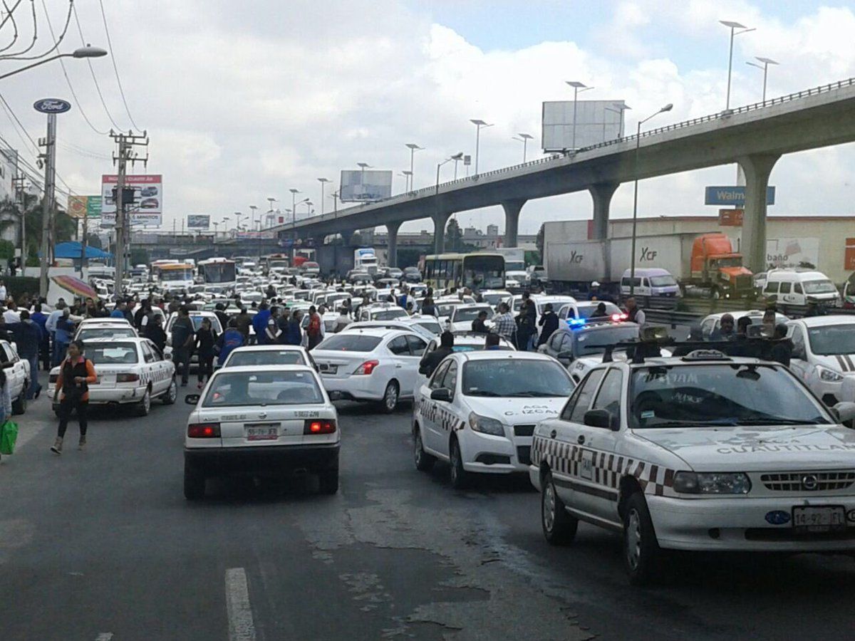 Transportistas acuerdan reunión con Segob y levantan bloqueo en la México-Querétaro