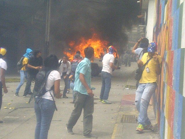 Al menos 140 detenidos y 20 heridos por las marchas en Venezuela - Venezuela-9