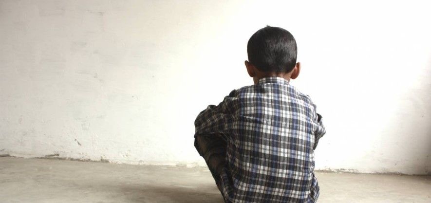 Mujer secuestra a su hijo de seis años y lo ofrece para conseguir droga