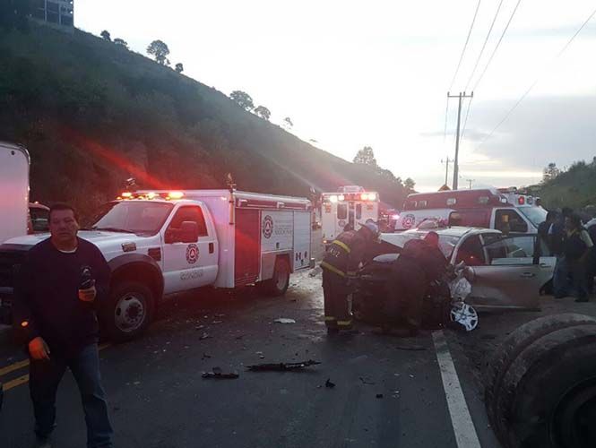 Choque deja una menor muerta en la carretera Naucalpan-Toluca