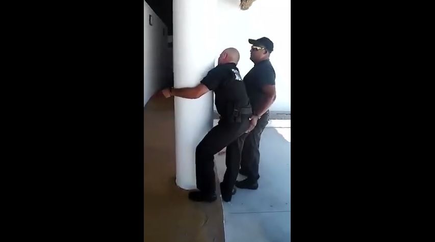 Video: humillan a policía como castigo en Yucatán