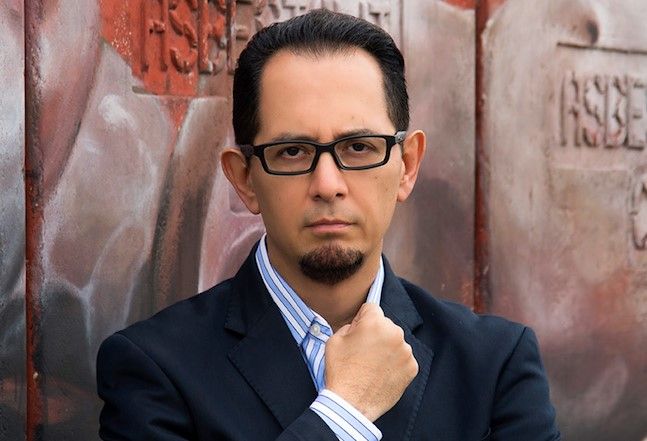 Álvaro Cueva renuncia a Proyecto 40