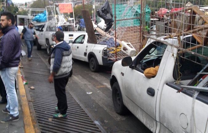 Retiran a ambulantes del Metro Observatorio