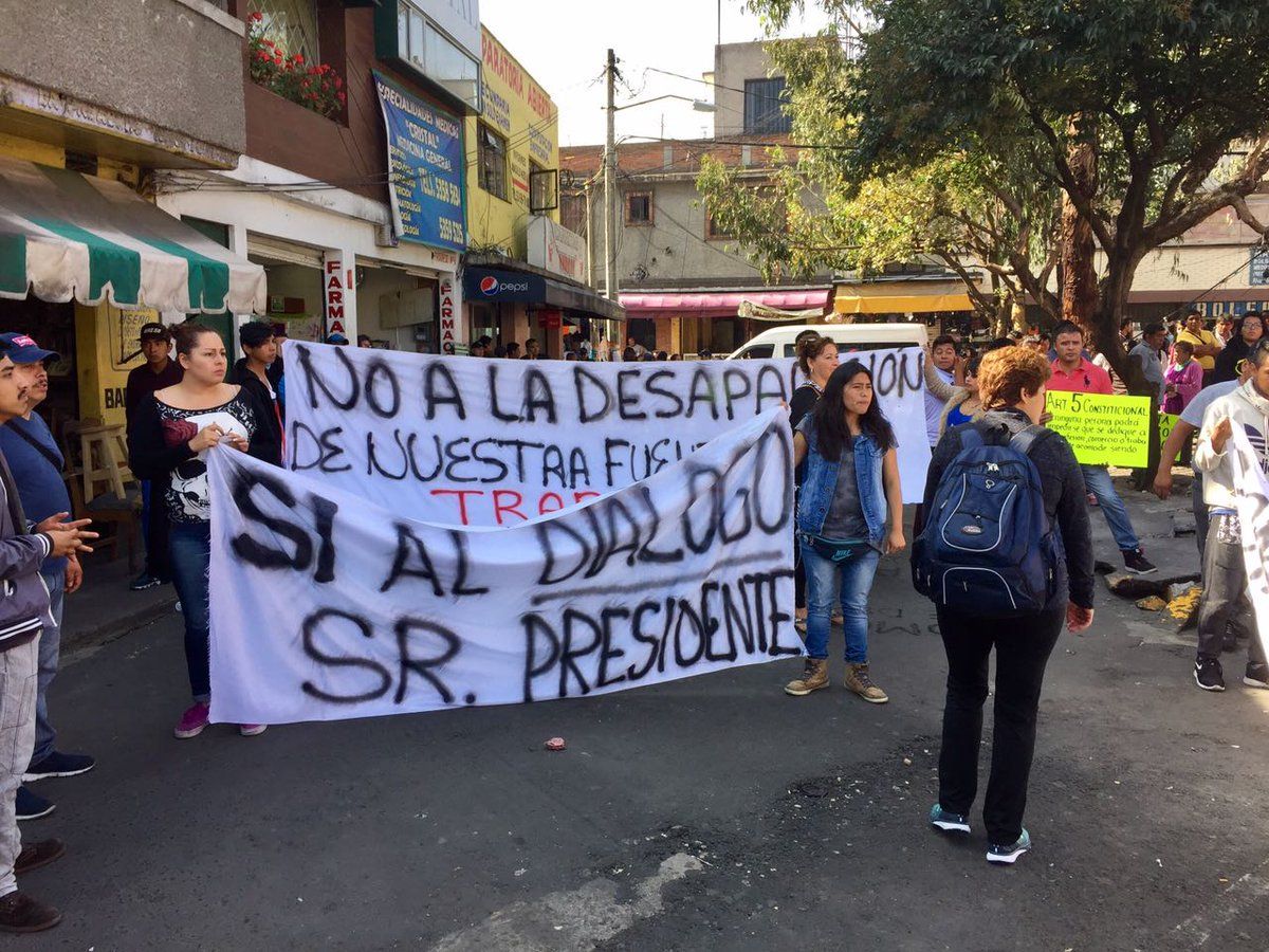 Ambulantes de Naucalpan protestan tras retiro