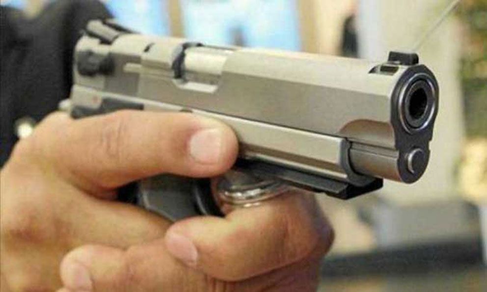 Periodista se dispara a sí mismo accidentalmente en Michoacán