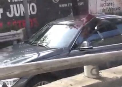 Video: asaltan a automovilista en lateral de Periférico