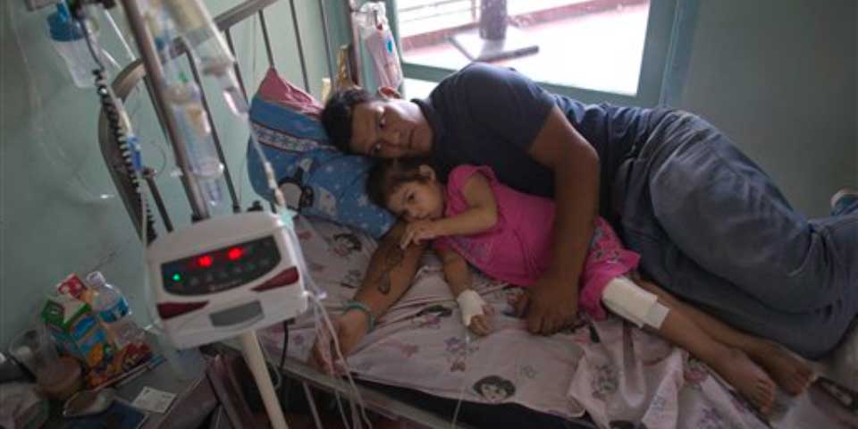 Familia vive pesadilla por un raspón de rodilla