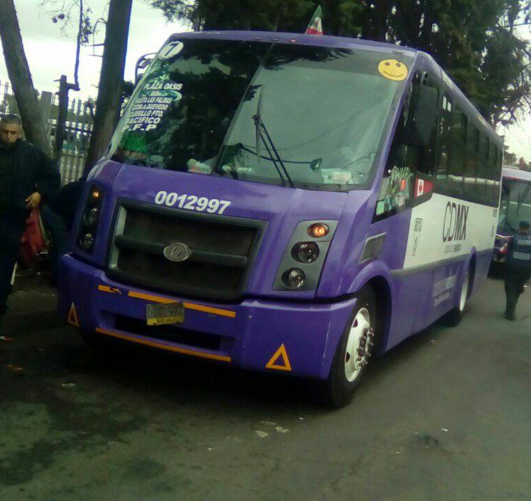 Camión atropella a  dos mujeres en paradero de Taxqueña - autobus-taxqueña