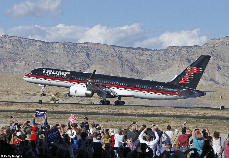 Los aviones de Donald Trump y Hillary Clinton - avion-trump
