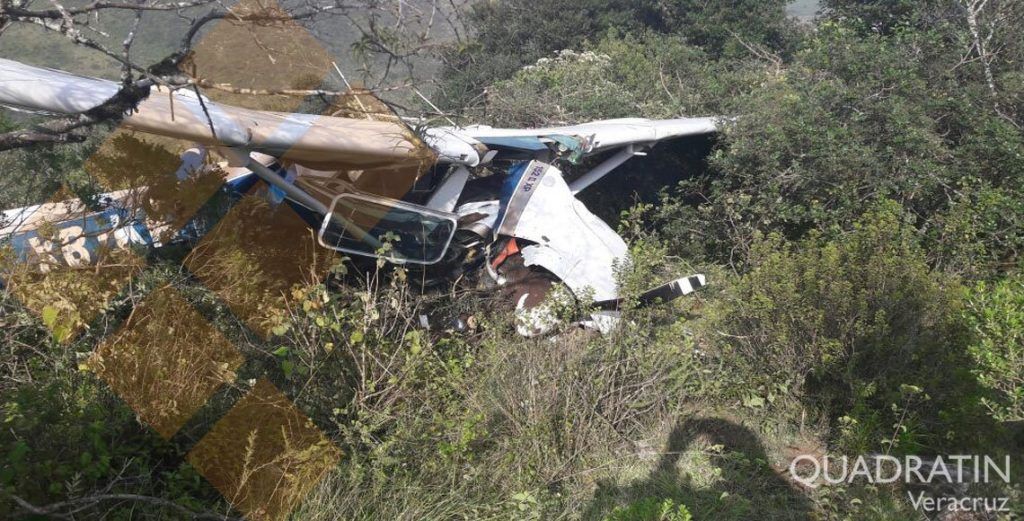 Se desploma avión pequeño en Veracruz - avioneta-quadratín-1024x521