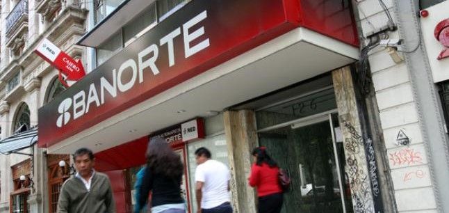 Banorte estrena sucursales móviles en San Luis Potosí