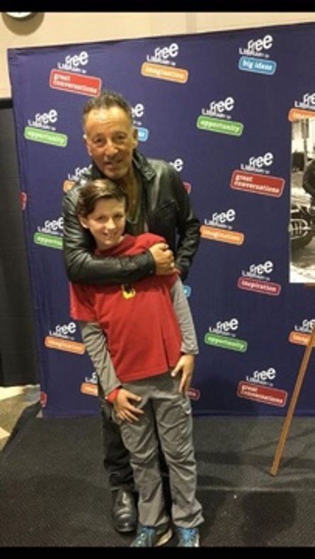 Bruce Springsteen firma justificante de niño que fue a conocerlo - bruce-springsteen-nino