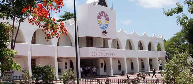 Gestionamos presupuesto récord para Cancún: Remberto Estrada - cancun-palacio-redioquintanaroo-com-2010