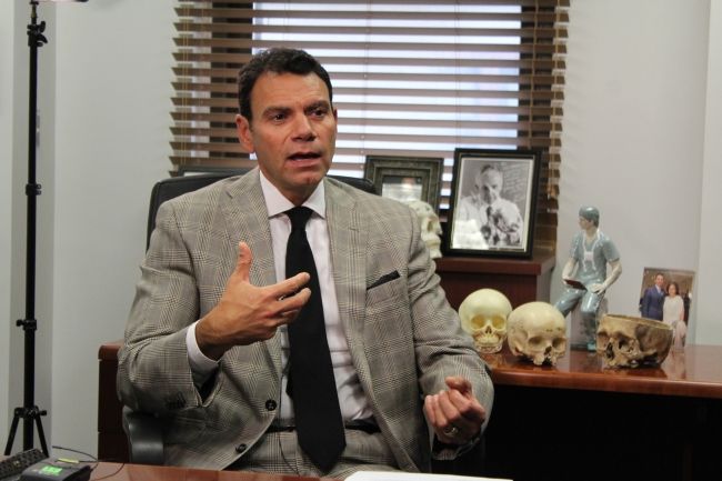 Latino realiza con éxito dos trasplantes de cara en EE.UU. - cara