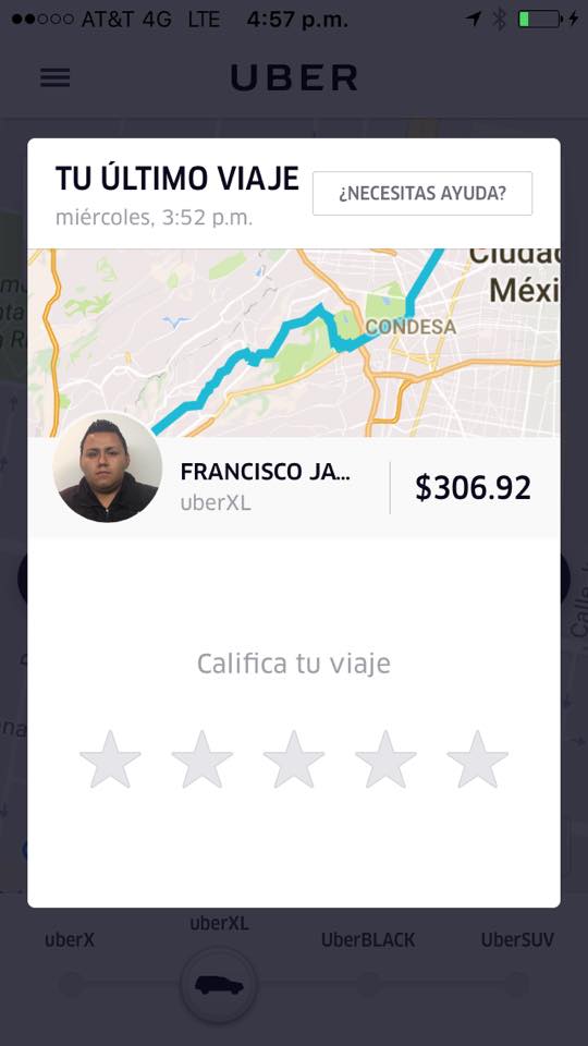 Chofer de Uber roba equipo fotográfico a usuario - chofer