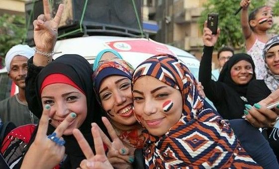 Proponen pruebas de virginidad para ingresar a universidades en Egipto