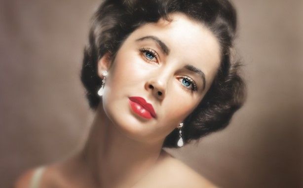 Las 13 celebridades muertas mejor pagadas de 2016 - elizabeth-taylor