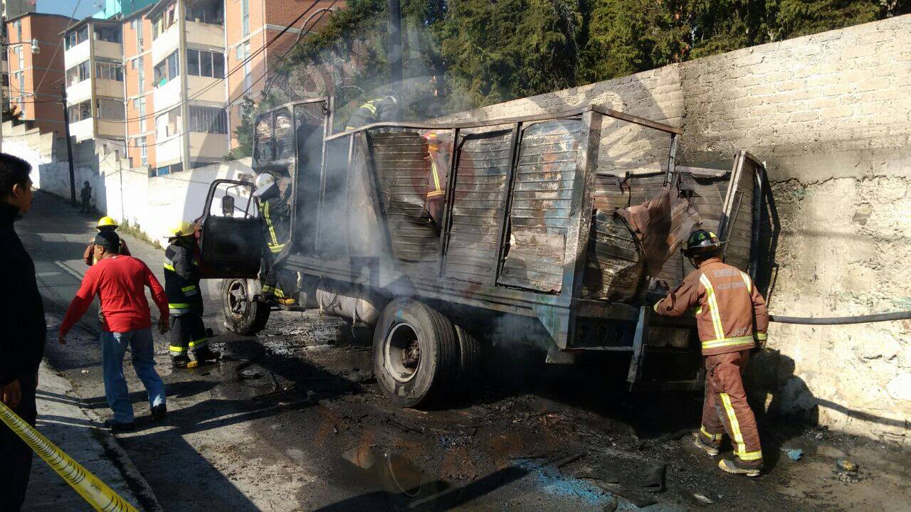 Se incendia camión repartidor de gas en Nicolás Romero
