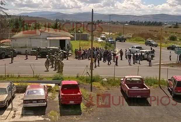 Militares se enfrentan a hombres armados en la Puebla-Orizaba - fotomun002