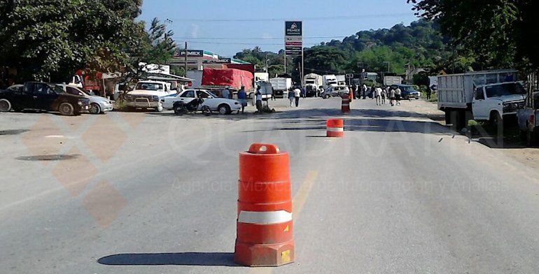 Policías comunitarios se enfrentaron en Guerrero - fsdg3