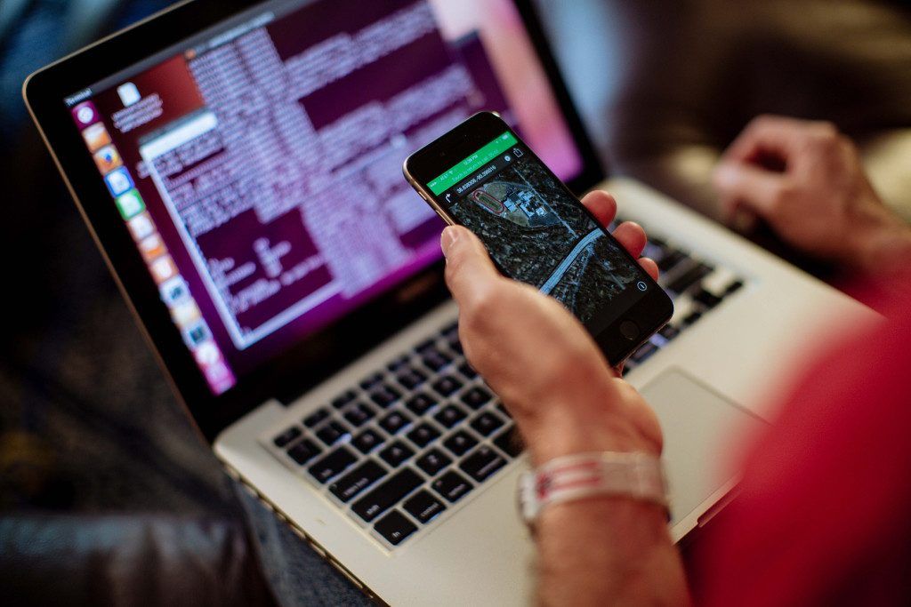 ¿Cómo saber si alguien ha usado sin permiso tu cuenta de Netflix? - hacker-1024x683