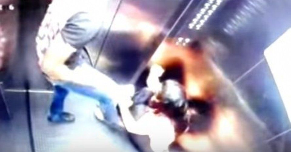 Detienen a futbolista colombiano por golpear a su mujer