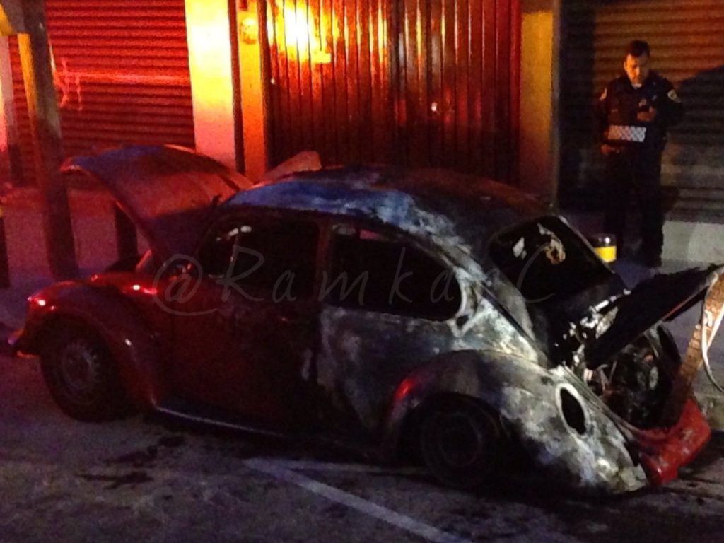 Se incendia vehículo en Río Churubusco - incendio-churubusco-1-1024x768