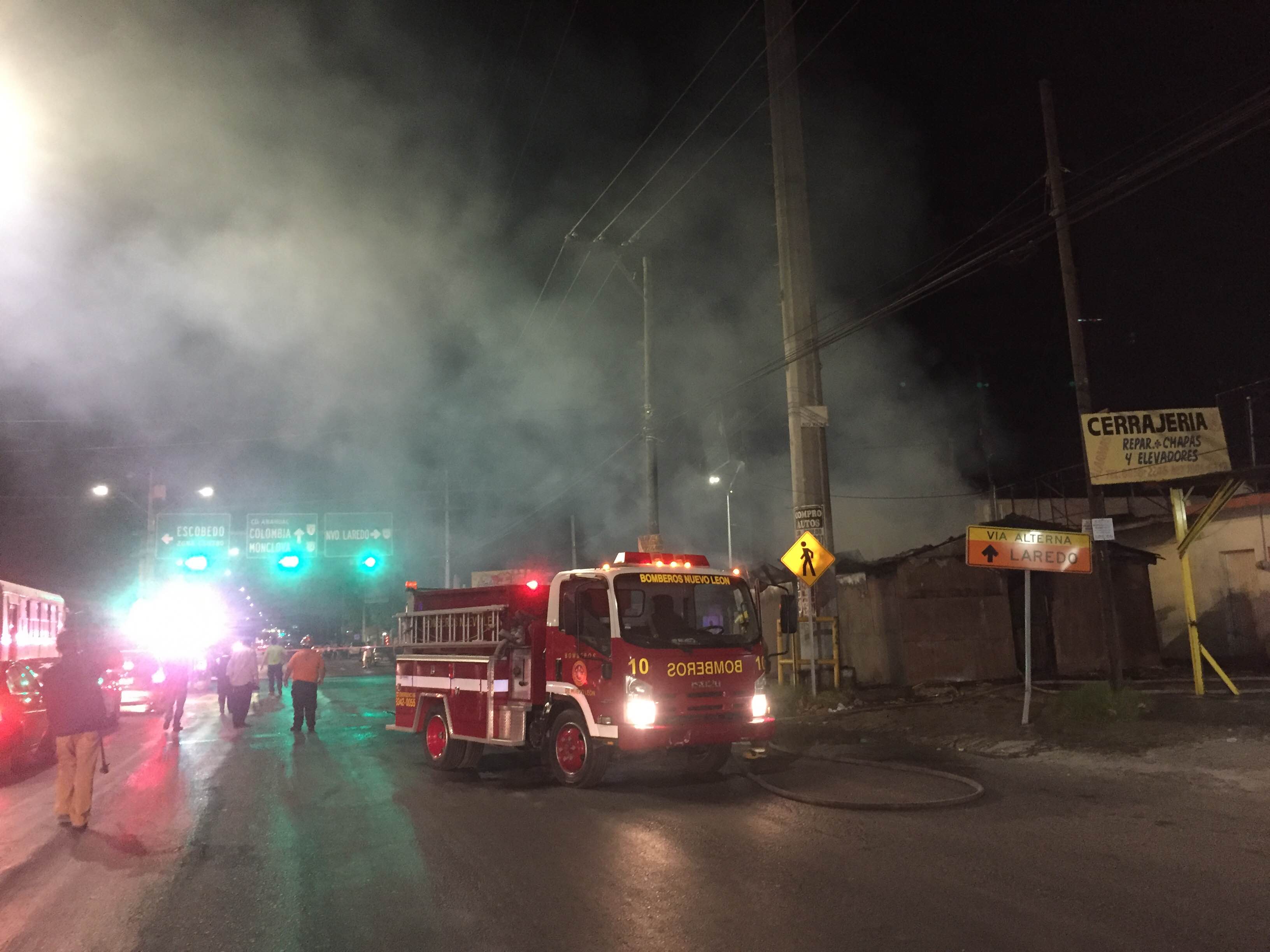Incendian bar en Nuevo León - incendio-escobedo