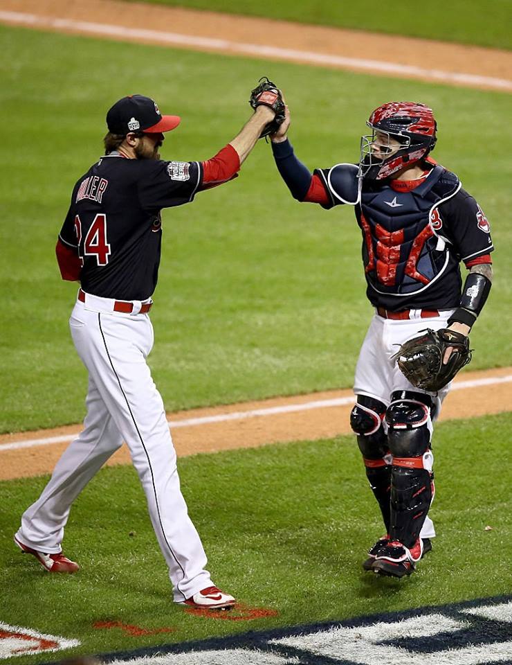 Cleveland pega primero en la Serie Mundial - indios-1-0-cubs-4