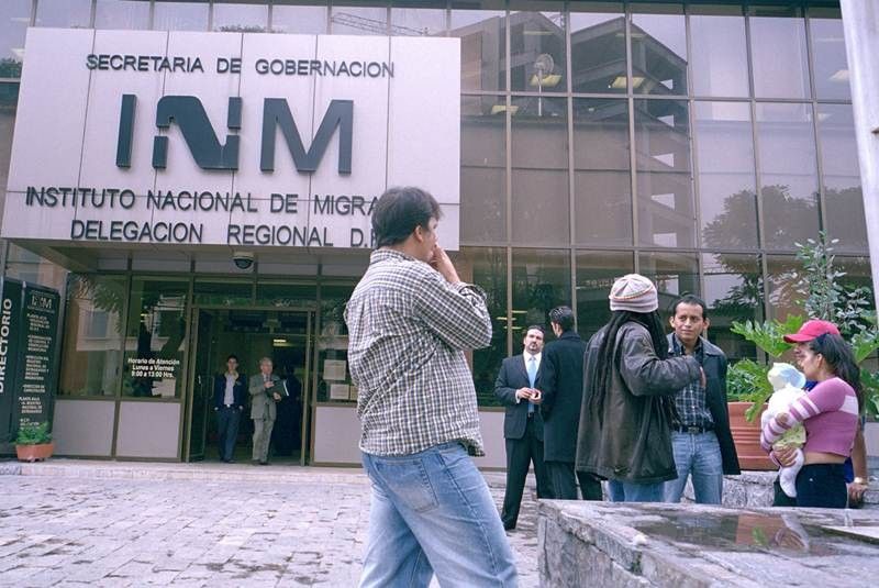 CNDH encuentra anomalías en centros del INM