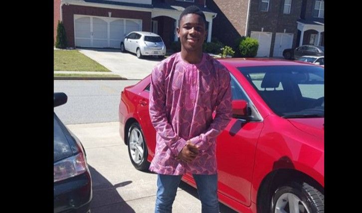 Joven afroamericano despierta de un coma hablando español