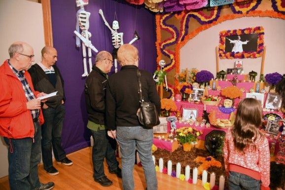 Dedican altar a Juan Gabriel en Washington - juan-gabriel-altar