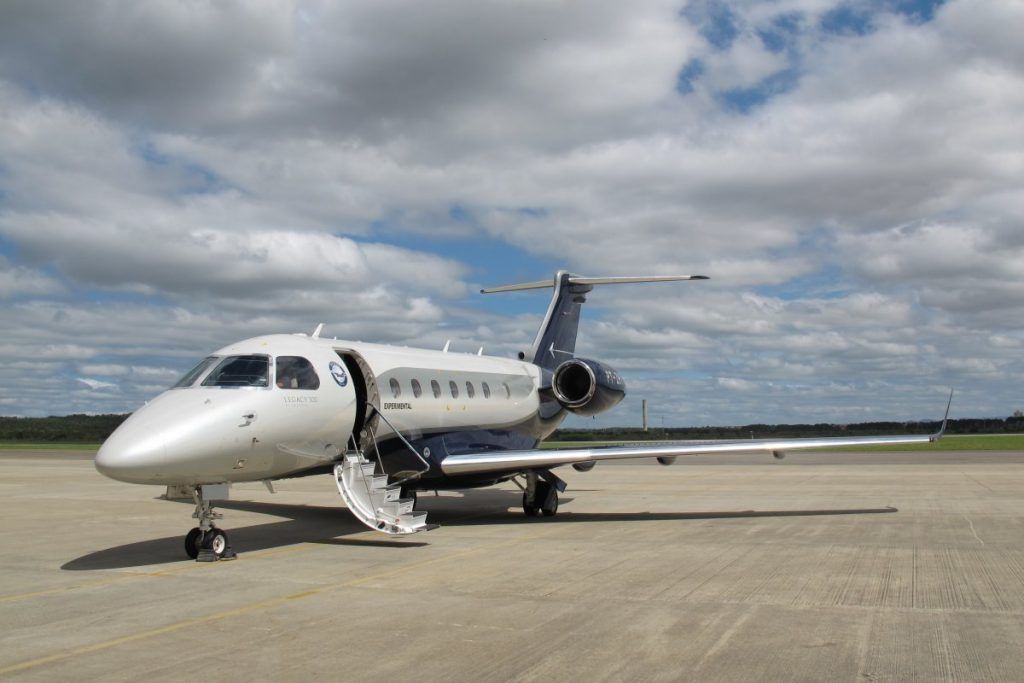 Así es el nuevo jet privado de Jackie Chan - legacy-1-1024x683