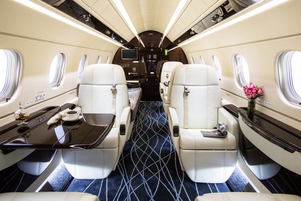 Así es el nuevo jet privado de Jackie Chan - legacy-4-1024x683