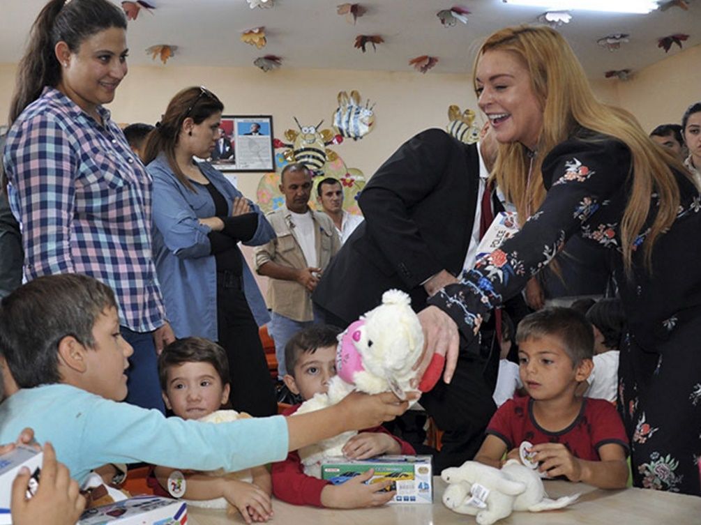 Lindsay Lohan visita campo de refugiados en Turquía - lindsay-Lohan-II