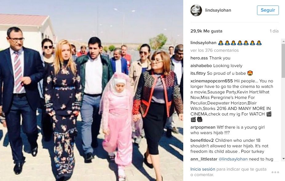 Lindsay Lohan visita campo de refugiados en Turquía - lindsay-Lohan-VII