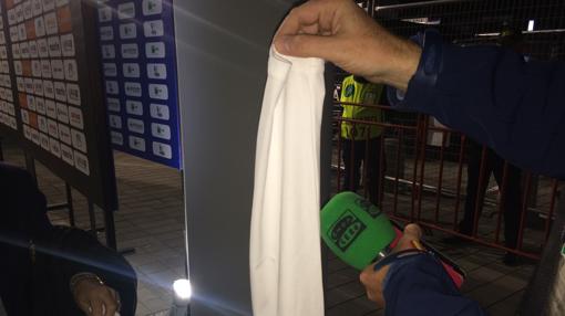 Piqué causa polémica en España con una playera cortada - mangas-piqué