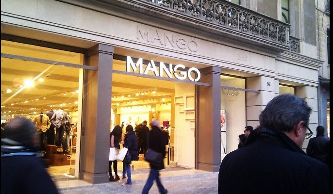 Revelan que refugiados sirios hacen ropa de Mango y Zara en Turquía
