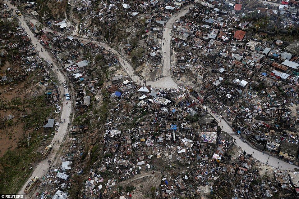 Más de 800 muertos en Haití tras el paso del huracán Matthew
