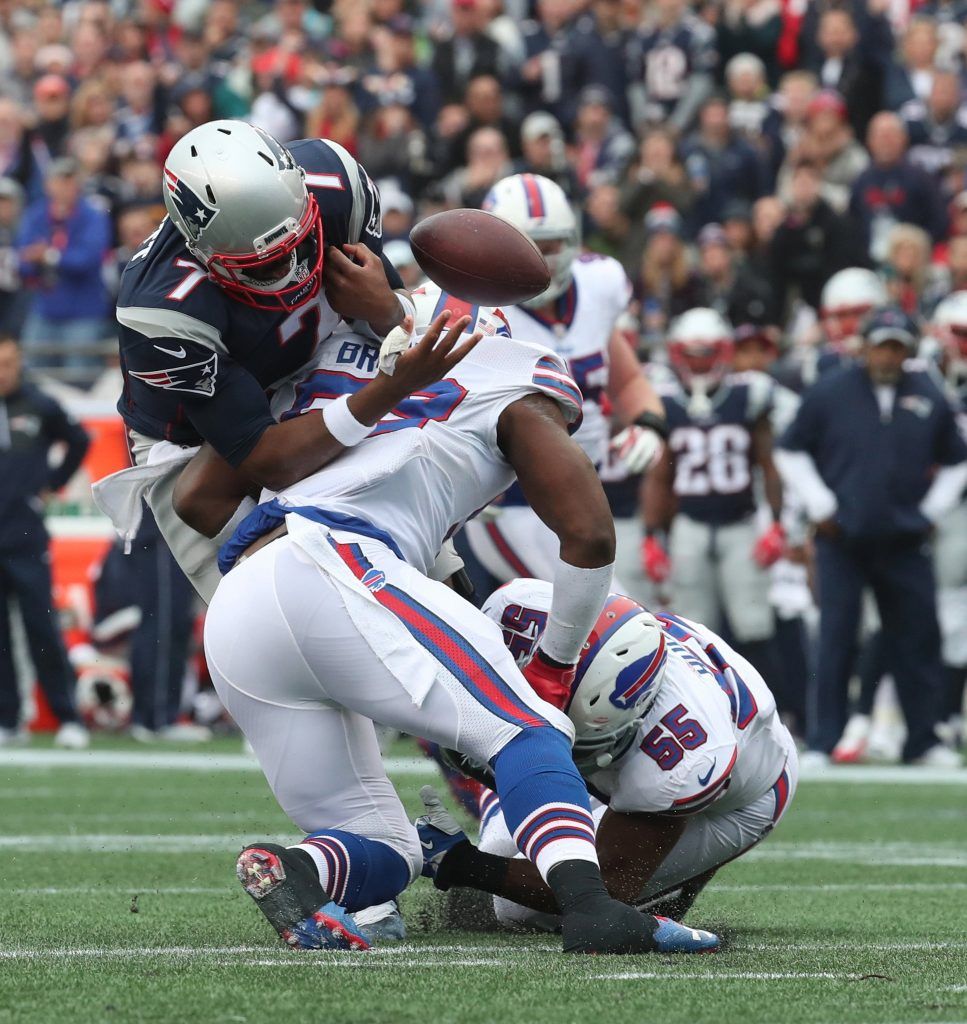 Defensiva de Buffalo se impone en Nueva Inglaterra - mccoyCtyF9SdWYAA2z0p-967x1024