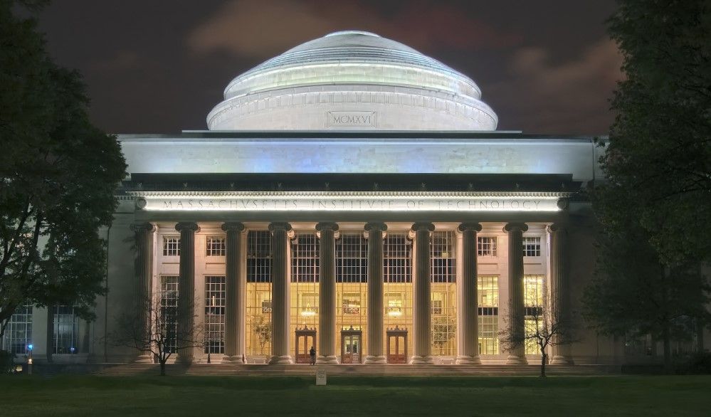 Las 50 mejores universidades de Estados Unidos para extranjeros - mit