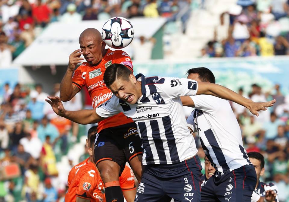 Rayados golea a Chiapas y sigue en la pelea por la liguilla - monterrey-jaguares-3
