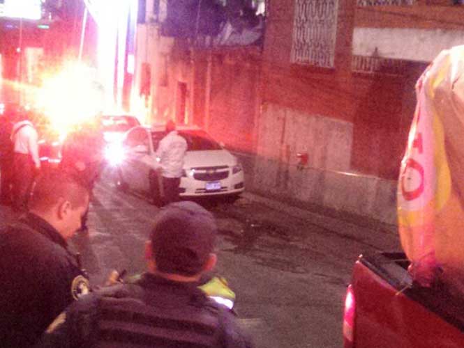 Encuentran cadáver dentro de un vehículo en Tacubaya Encuentran cadáver dentro de un vehículo en Tacubaya