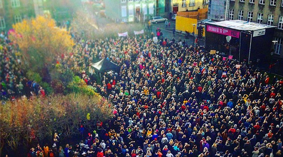 ¿Por qué las mujeres en Islandia trabajaron hasta las 2:28 pm? - mujeres-islandia