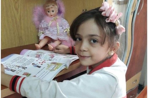 Niña de 7 años registra en Twitter cómo es vivir la guerra en Siria