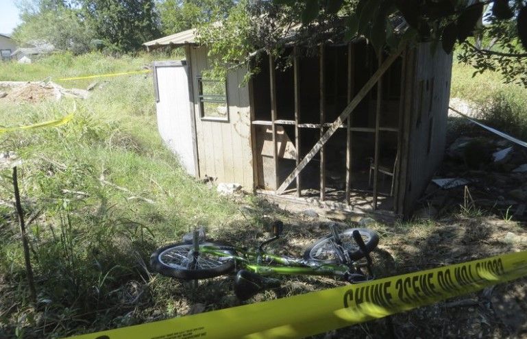 Acusan a menor de quemar a un niño de 10 años en Texas