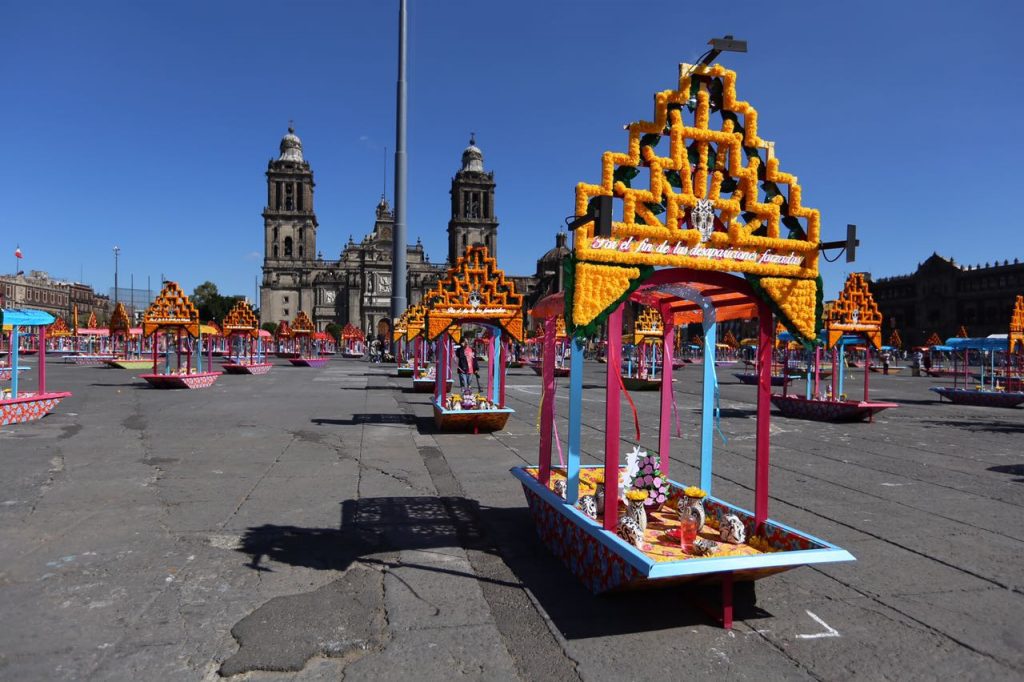 Instalan ofrenda monumental en la plancha del Zócalo - ofrenda-zocalo-1-1024x682