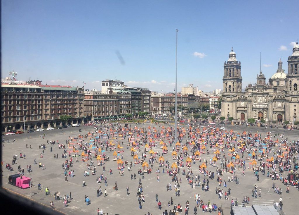 Instalan ofrenda monumental en la plancha del Zócalo - ofrenda-zocalo-3-1024x735